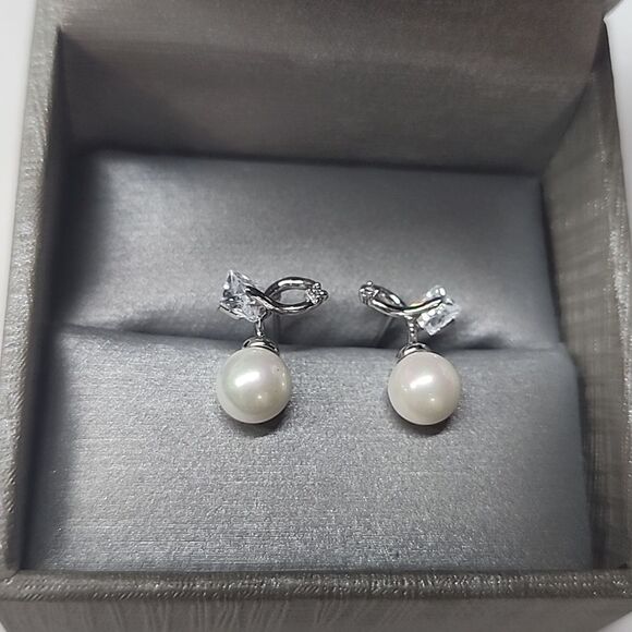 Clear Crystal Faux Pearl Stud Earrings Twist - Picture 1 of 4